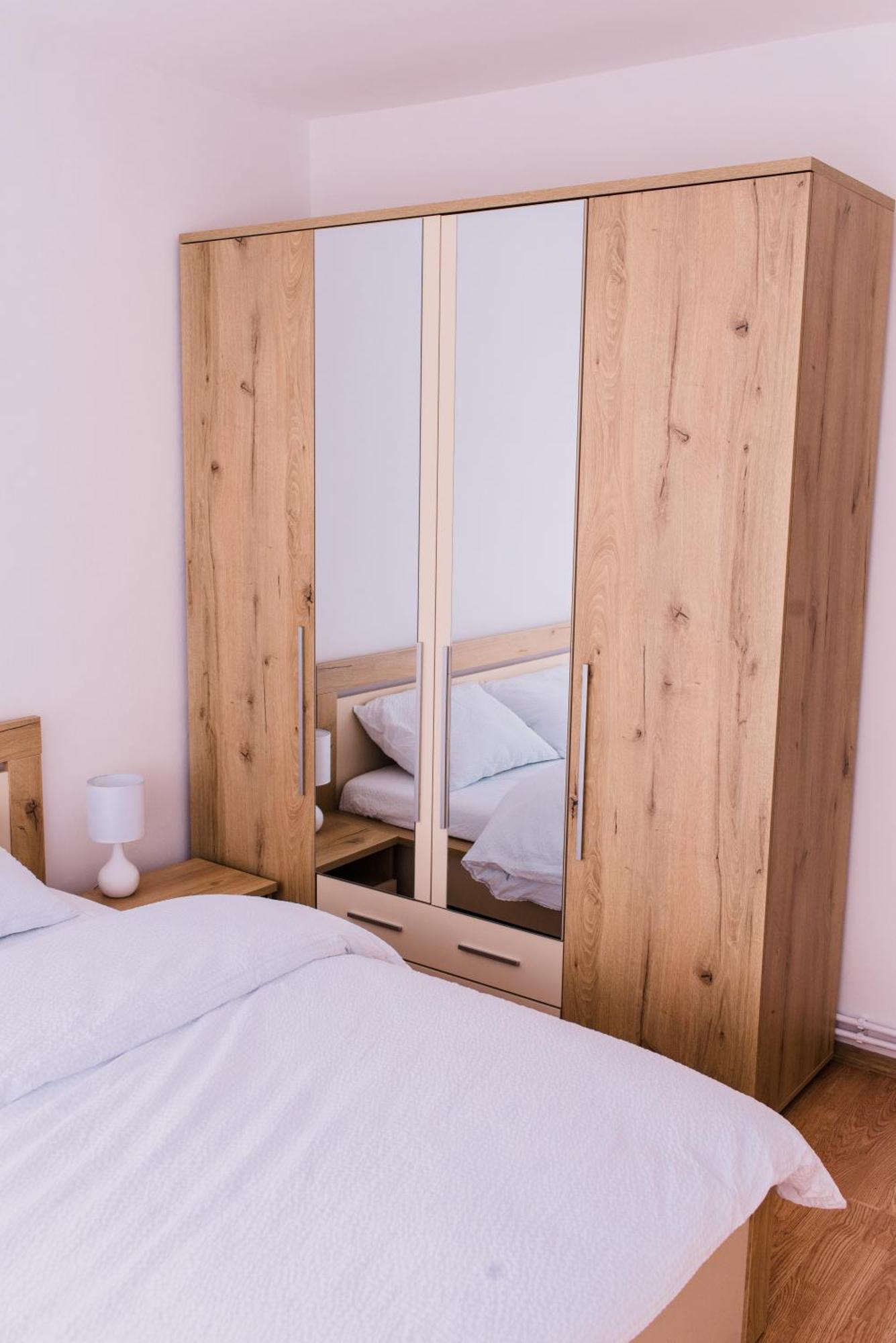 Riverside White Apartment Satu Mare Ngoại thất bức ảnh